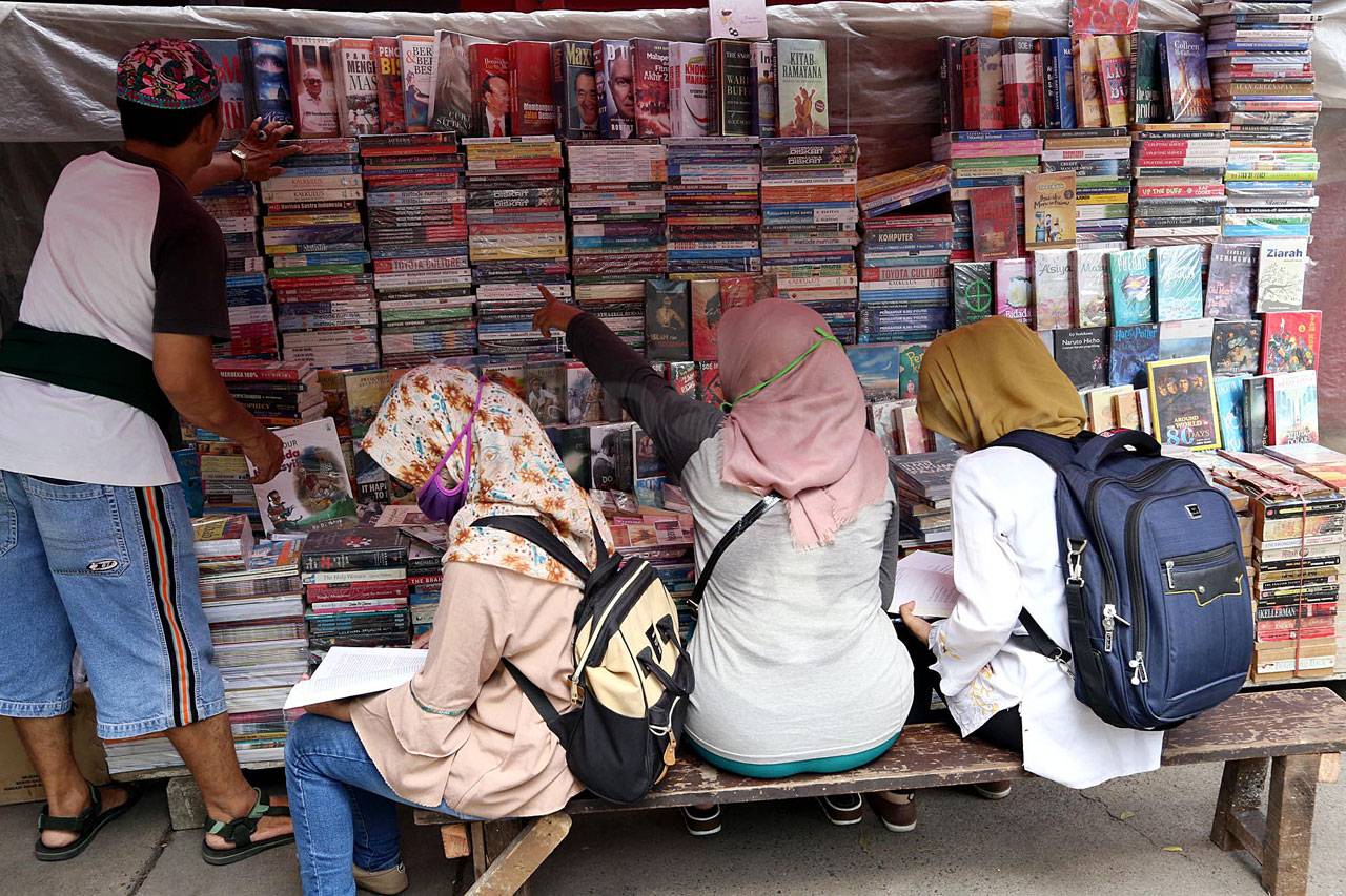Angka Penjualan Buku...