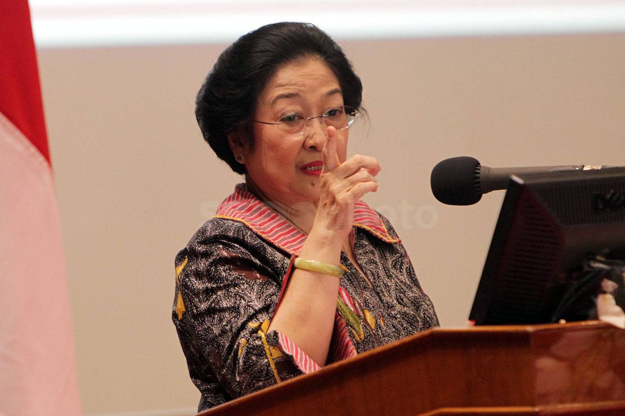 Megawati Berikan Pembekalan...