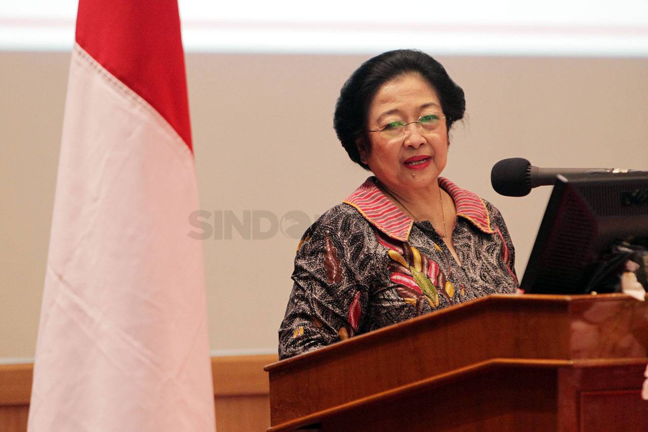 Megawati Berikan Pembekalan...