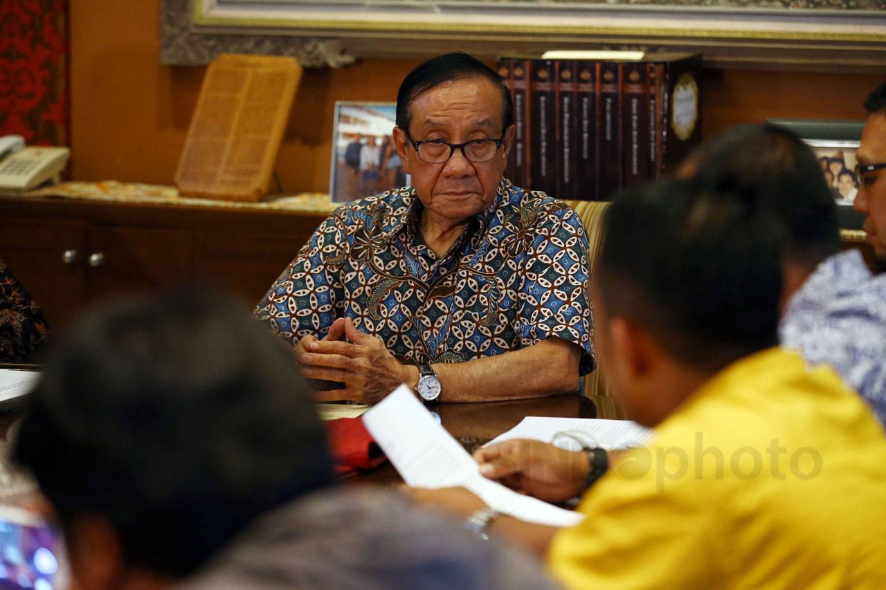 Temui Akbar Tanjung,...
