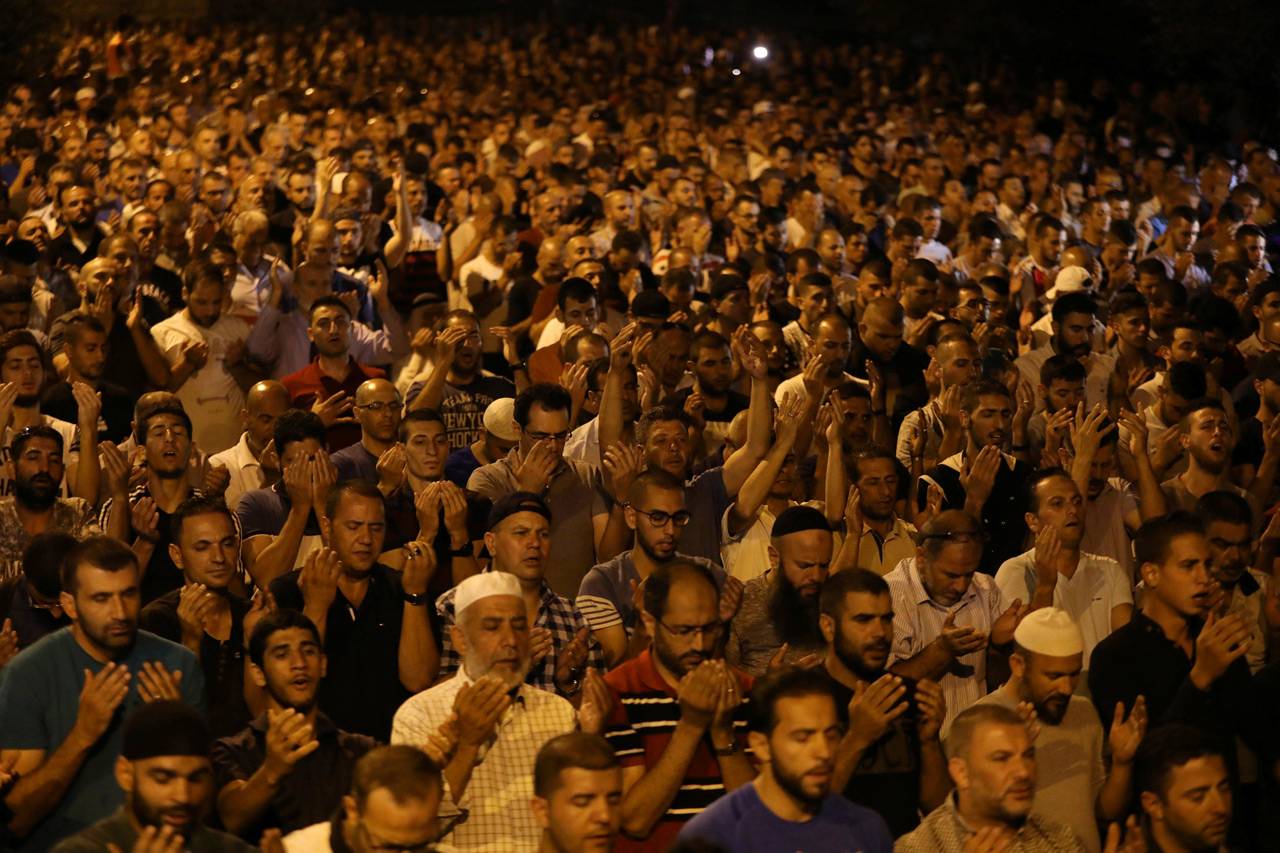 Protes Israel, Ribuan...