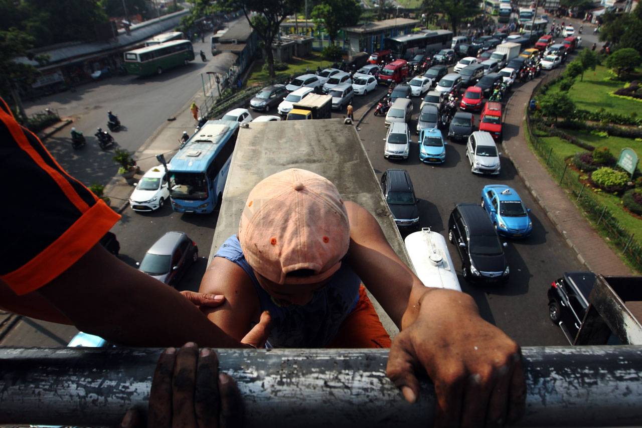 Pasukan Orange Bersih-Bersih...