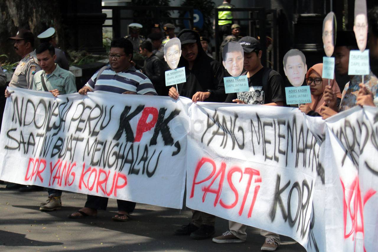Malang Corruption Watch...