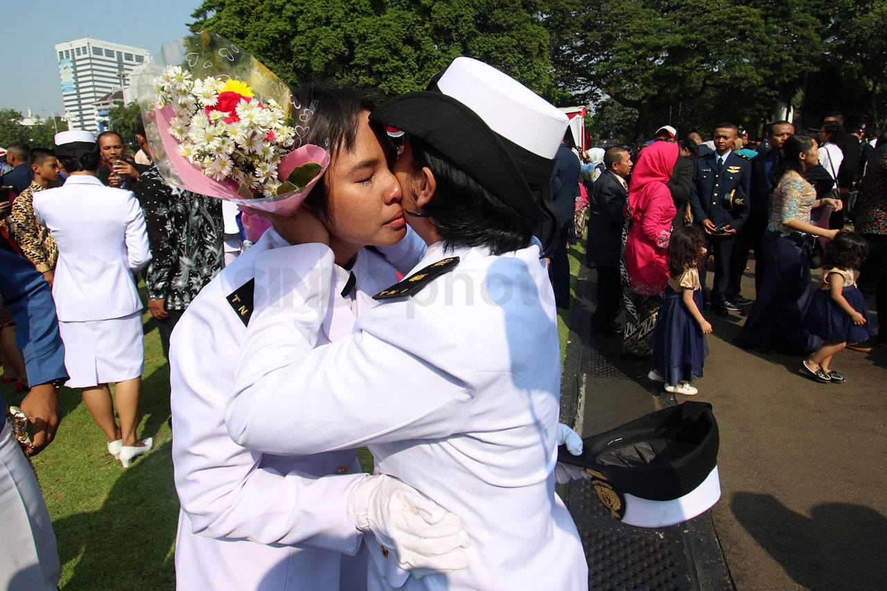 Presiden Jokowi Lantik...