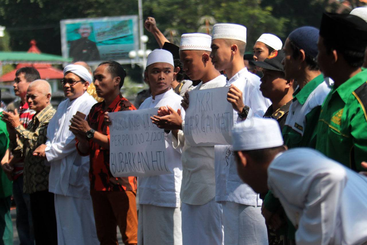 Puluhan Santri di Malang...