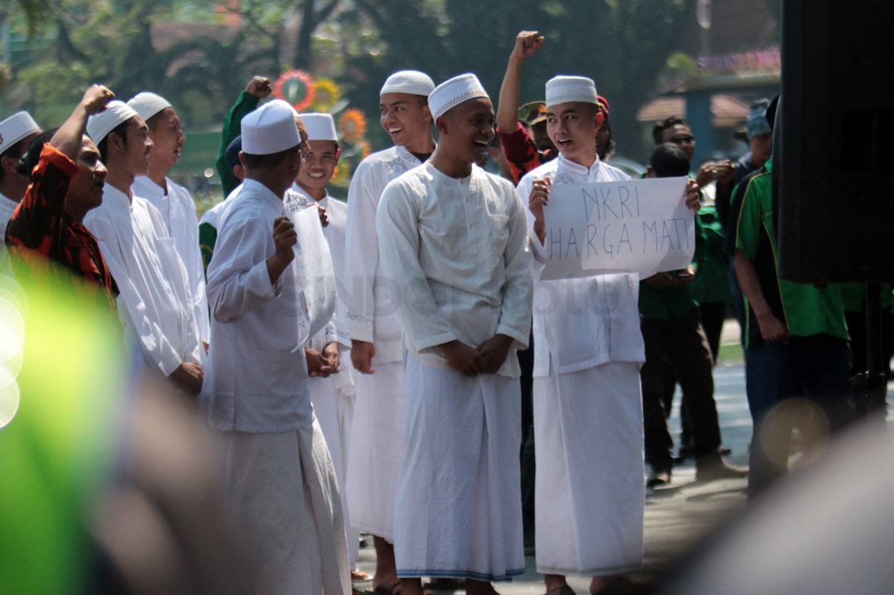 Puluhan Santri di Malang...