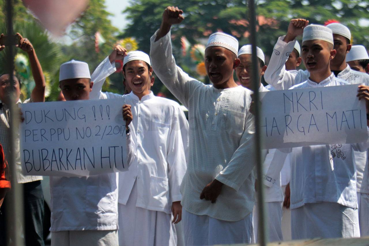 Puluhan Santri di Malang...