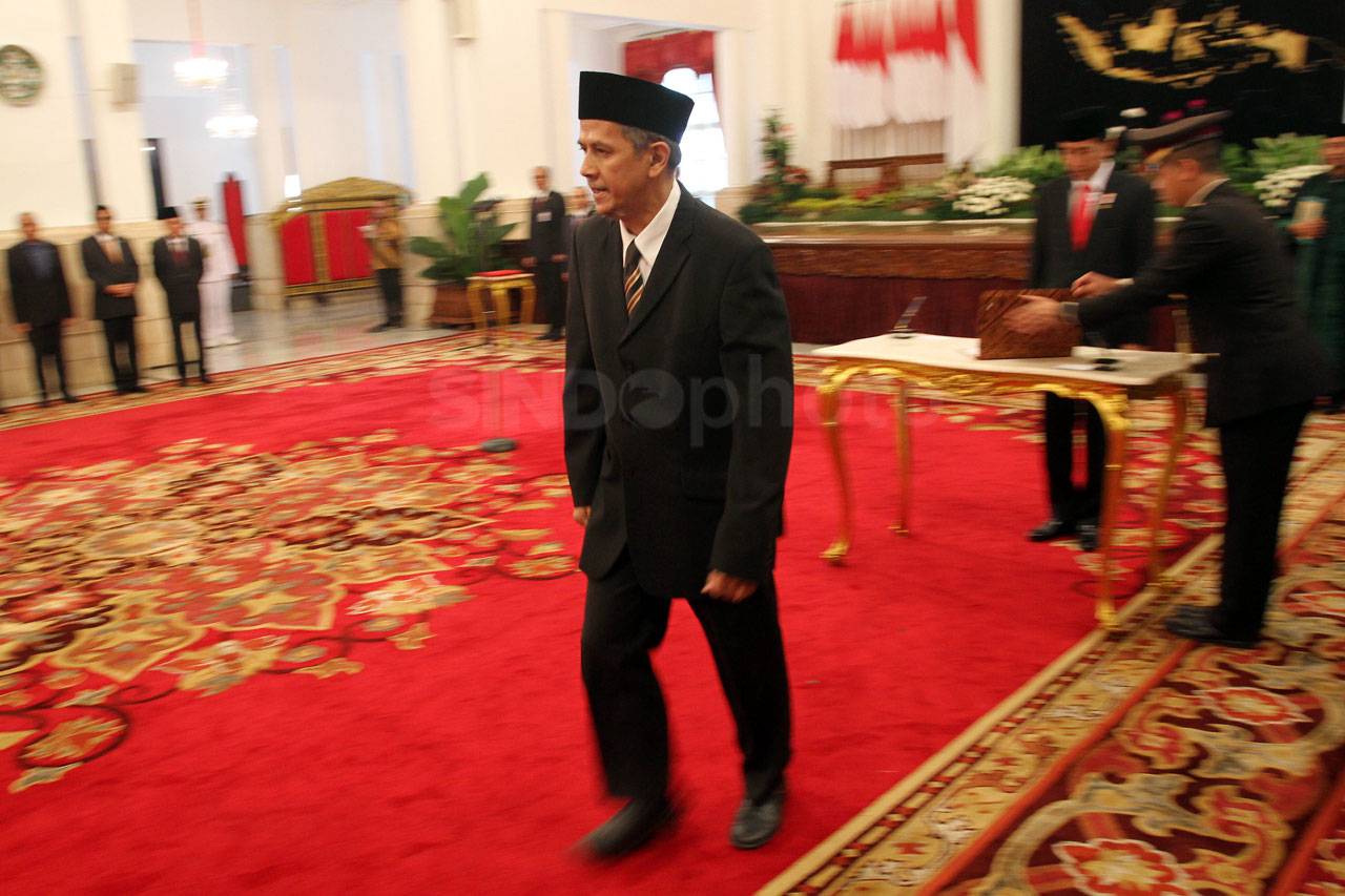 Presiden Jokowi Lantik...