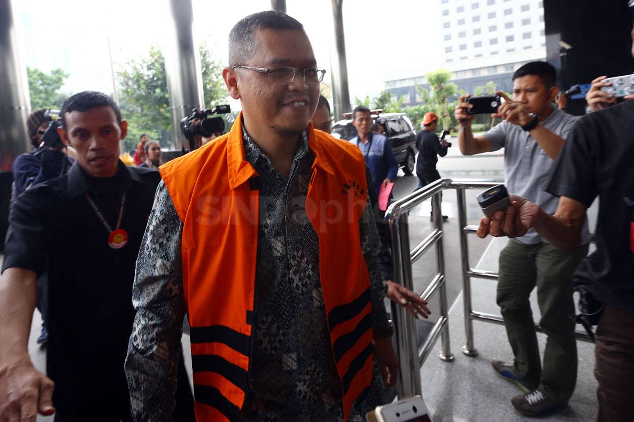Anggota DPR Yudi Widiana...