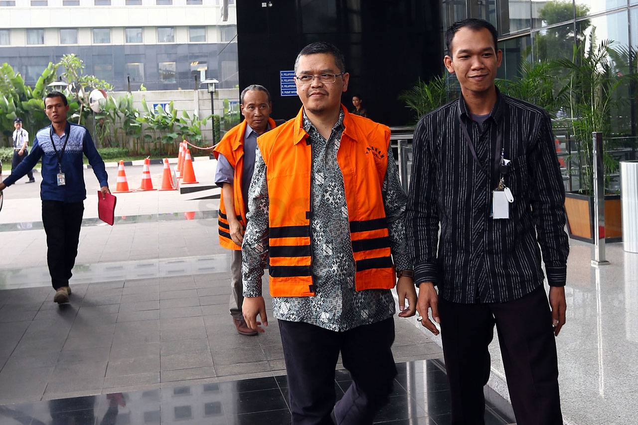 Anggota DPR Yudi Widiana...