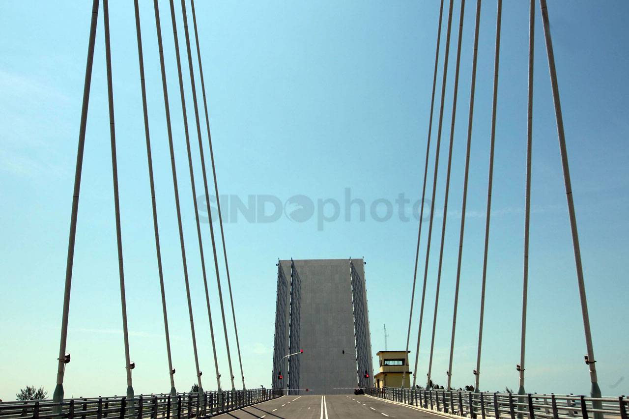 Jembatan Emas, Ikon...