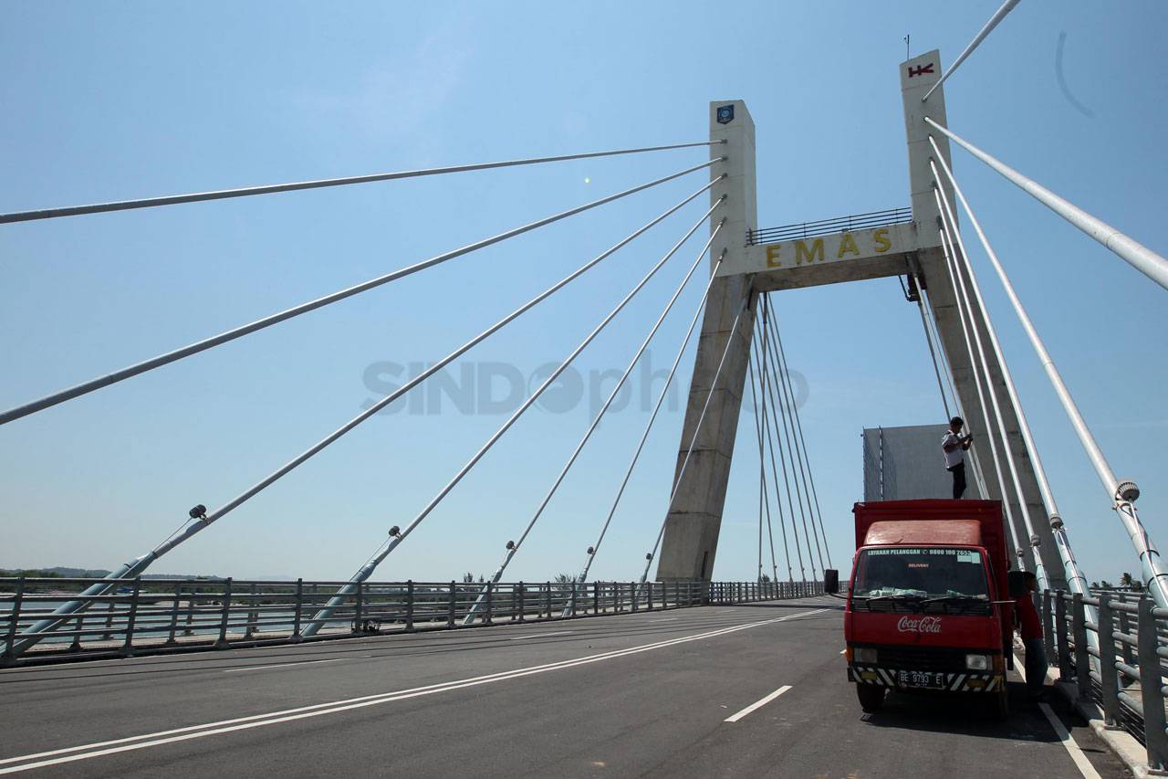 Jembatan Emas, Ikon...