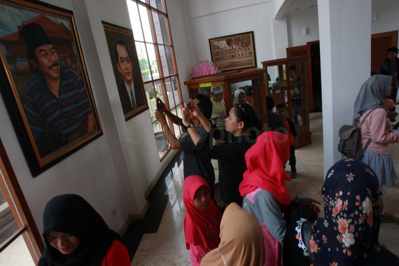 Ribuan Pengunjung Padati...