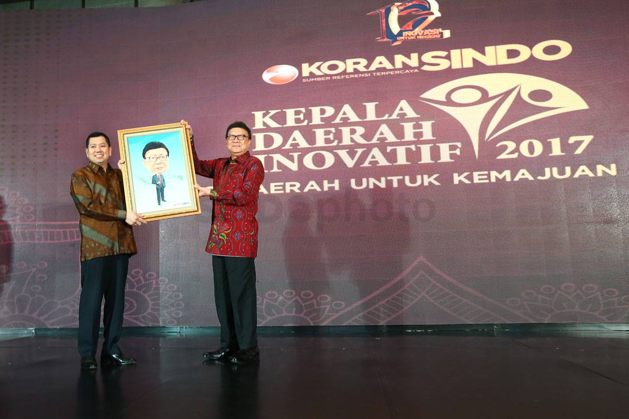 KORAN SINDO Beri Penghargaan...