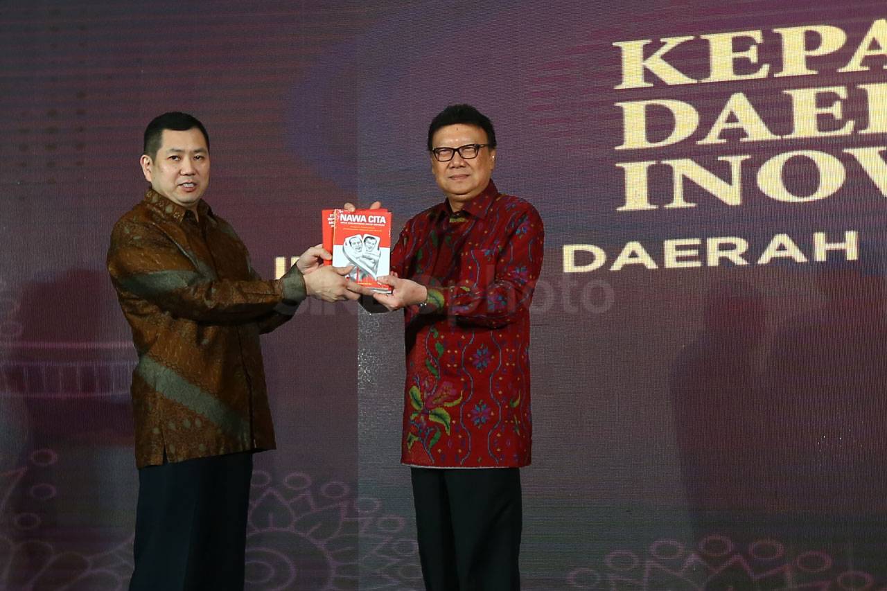 KORAN SINDO Beri Penghargaan...