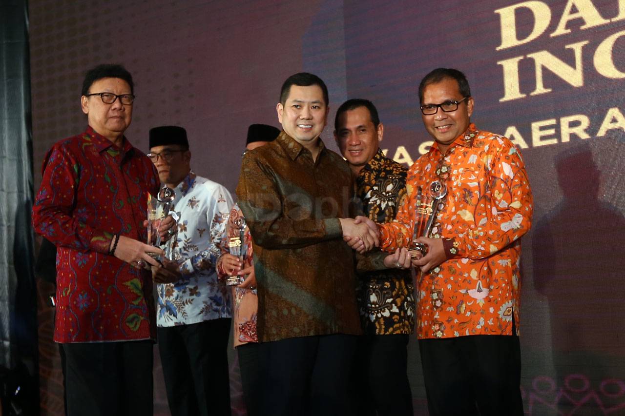 KORAN SINDO Beri Penghargaan...