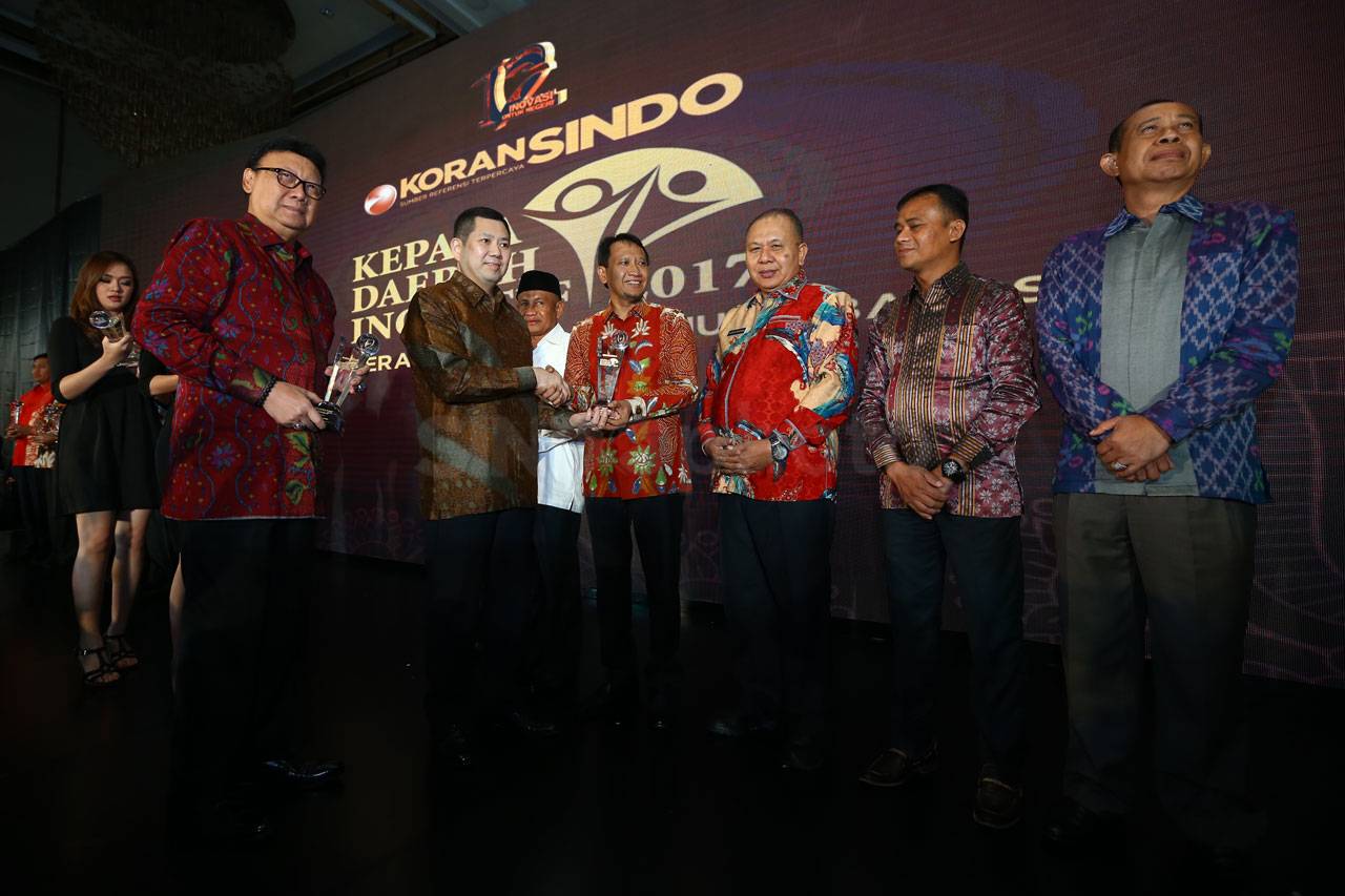KORAN SINDO Beri Penghargaan...