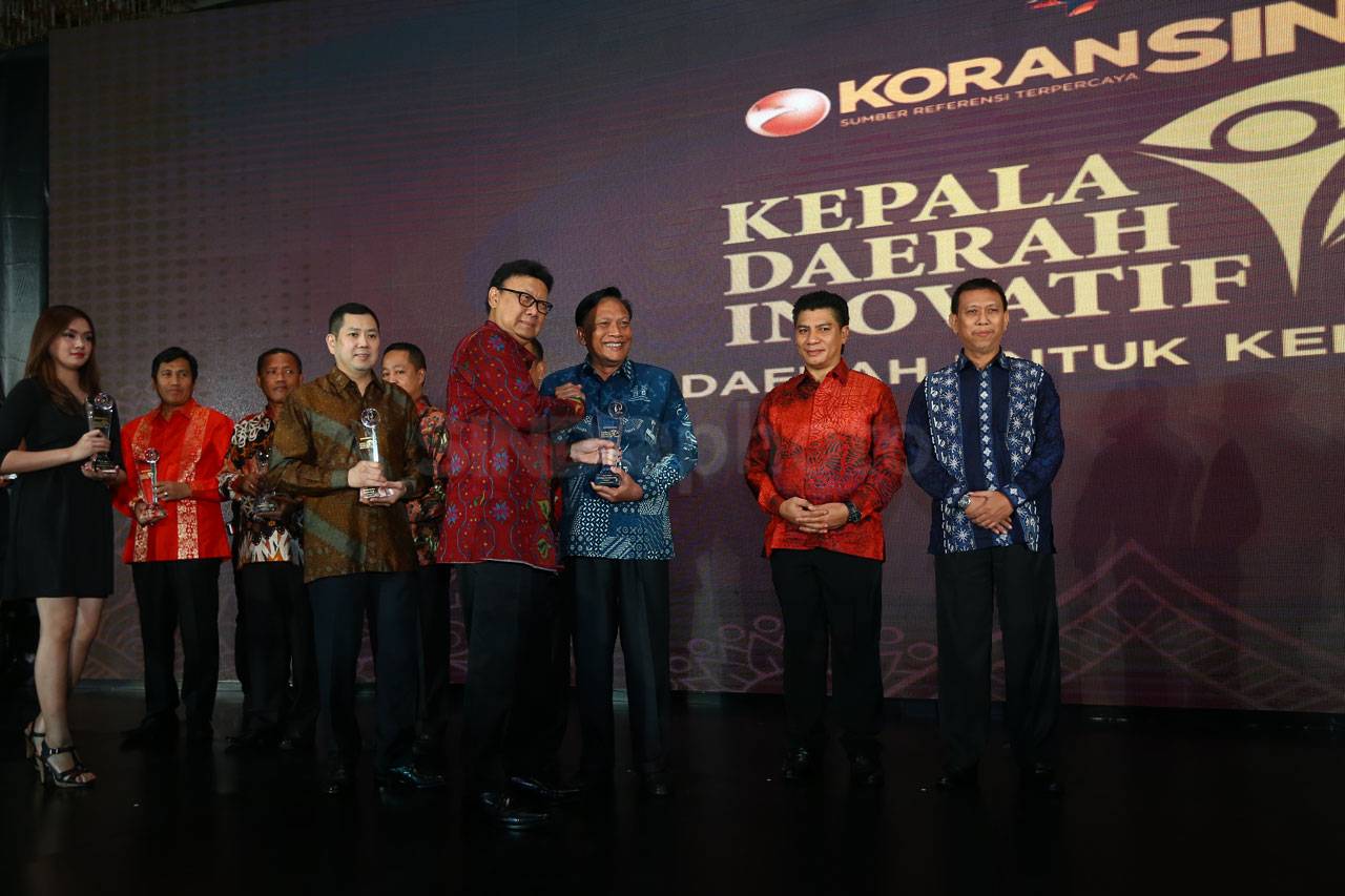 KORAN SINDO Beri Penghargaan...