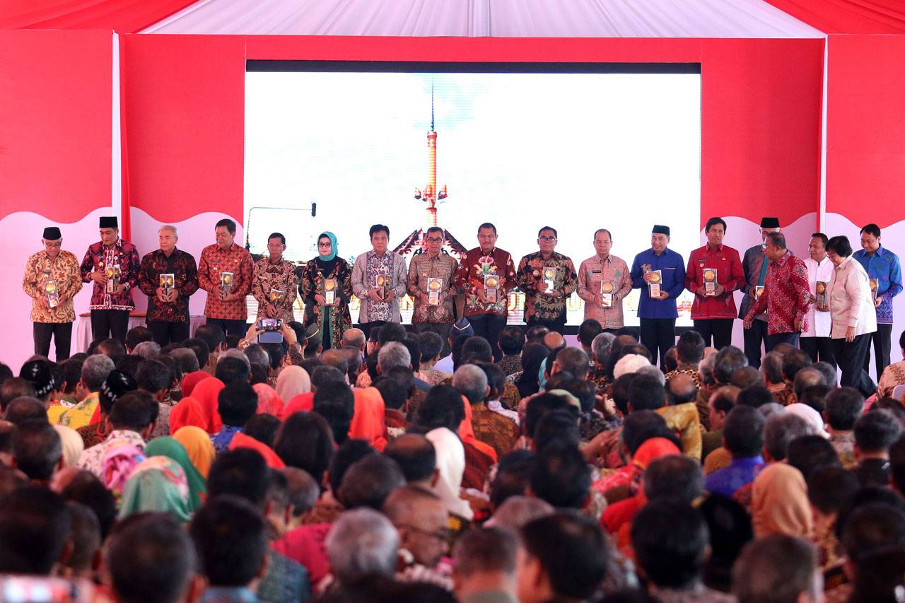 Presiden Jokowi Hadiri...