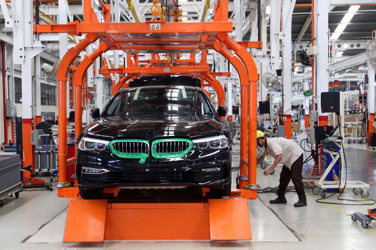 Melihat Perakitan BMW...