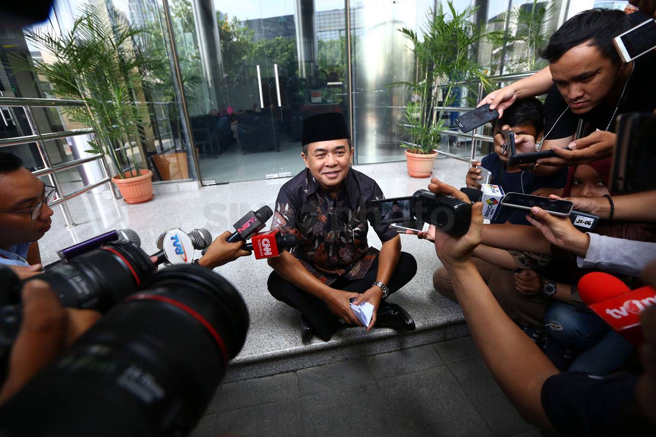 KPK Periksa Ade Komarudin...