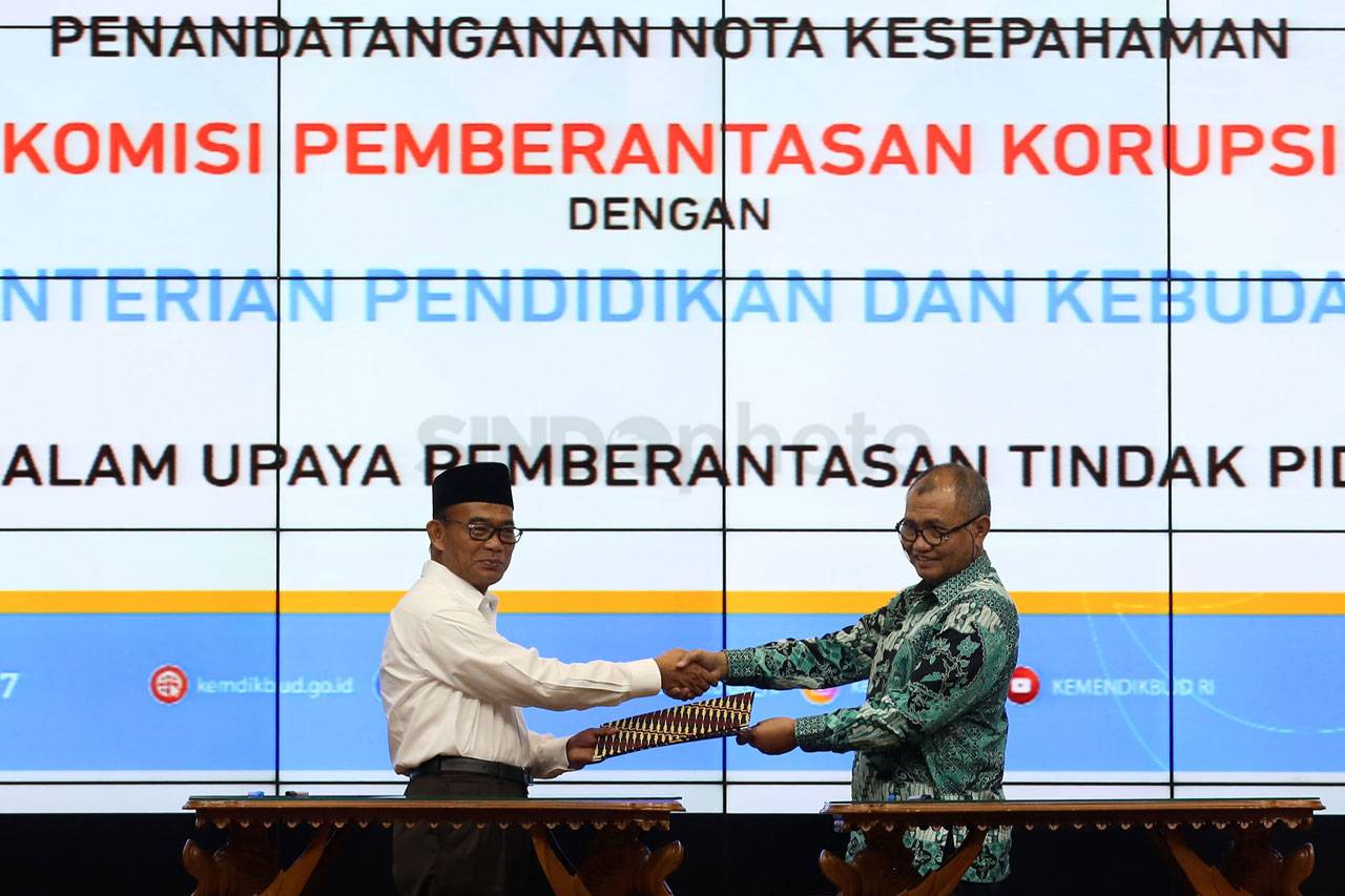 Kemendikbud Gandeng...