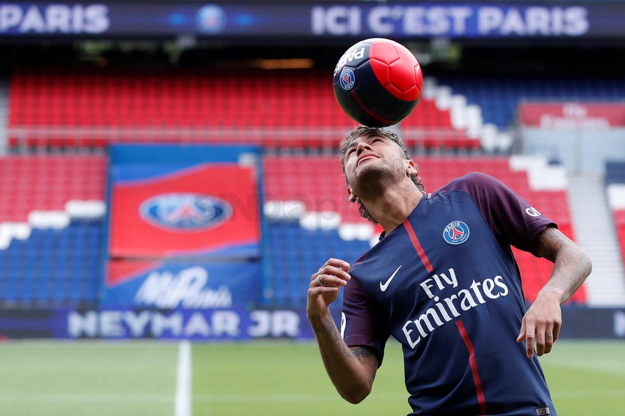 Neymar Resmi Gabung...