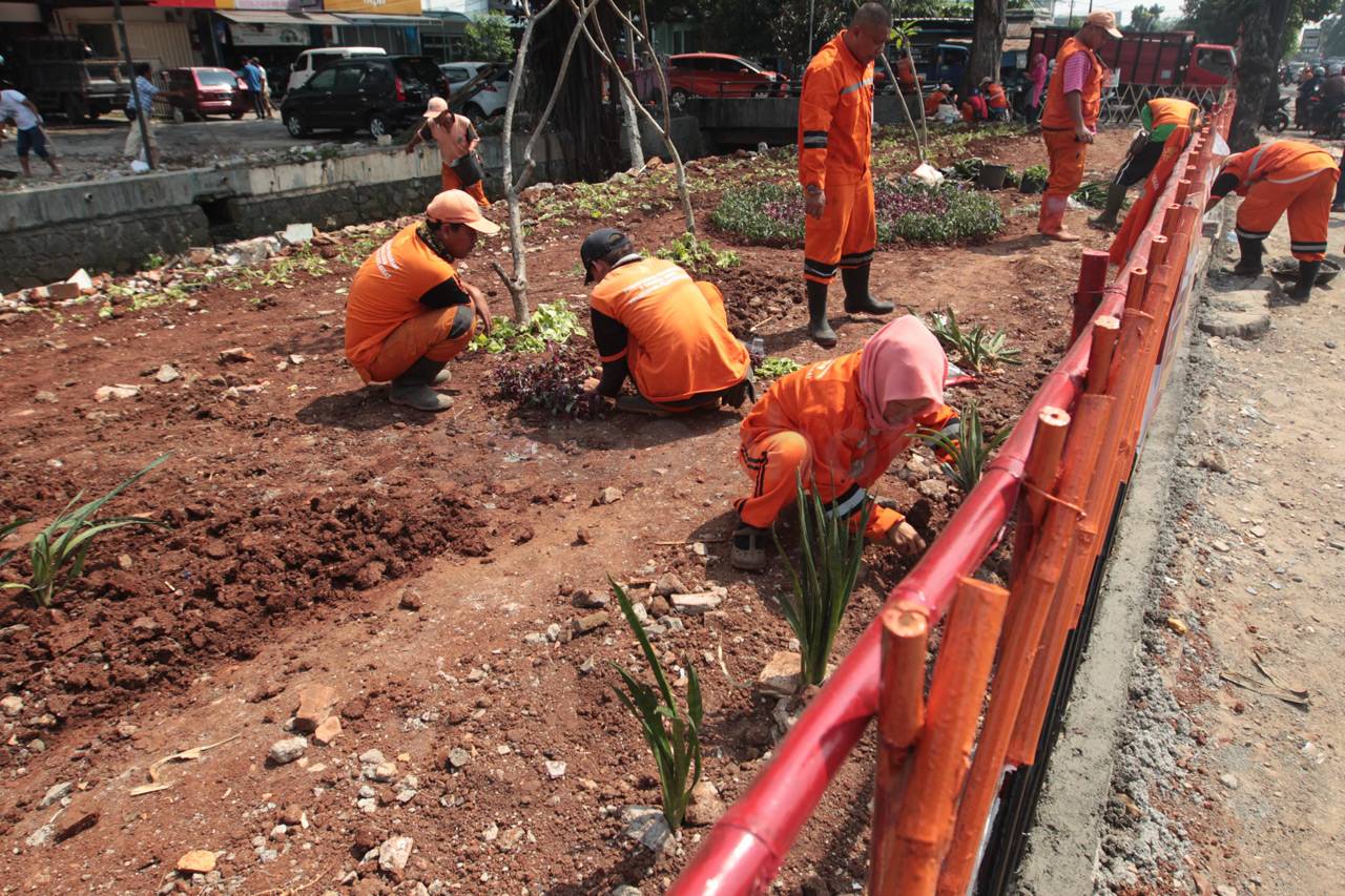 Pasukan Oranye Kerjakan...