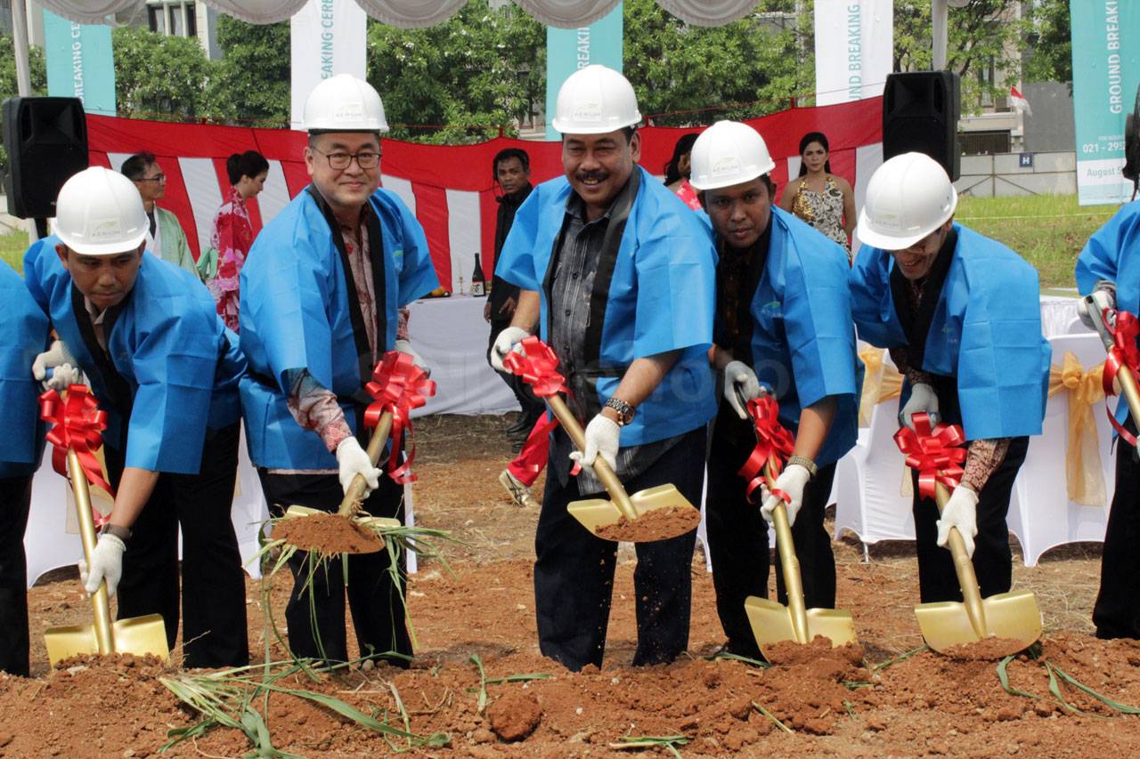 Groundbreaking Apartemen...