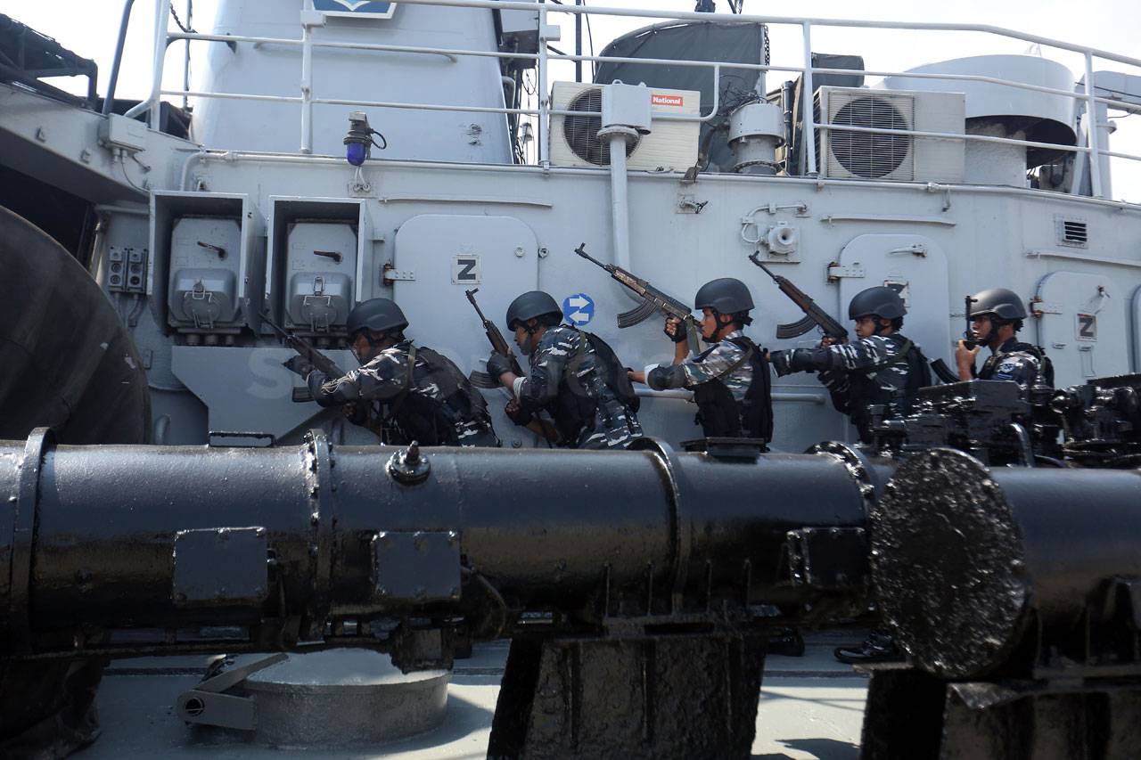 Tim VBSS KRI Tjiptadi...