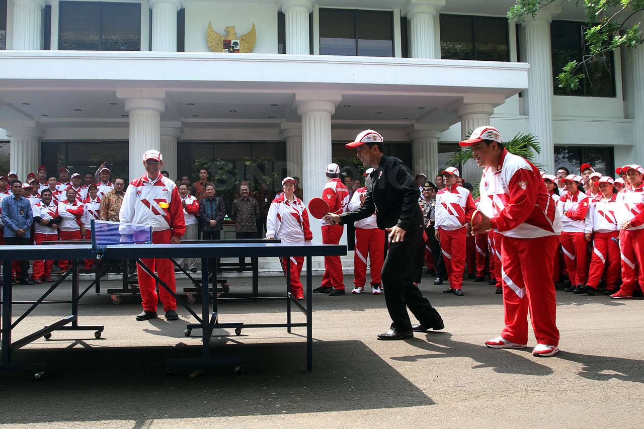 Presiden Jokowi Lepas...