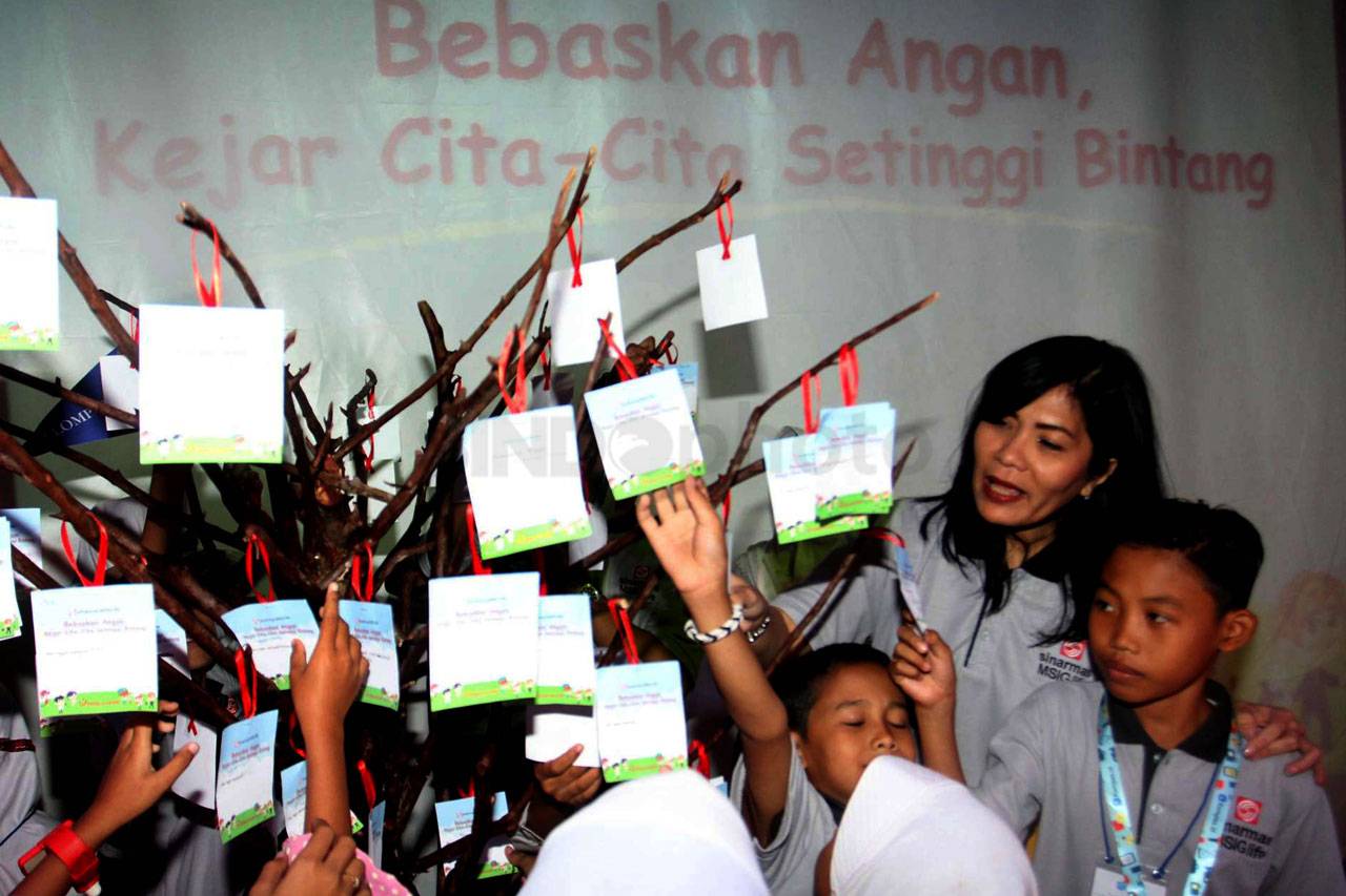 Sinarmas MSIG Life Serahkan...