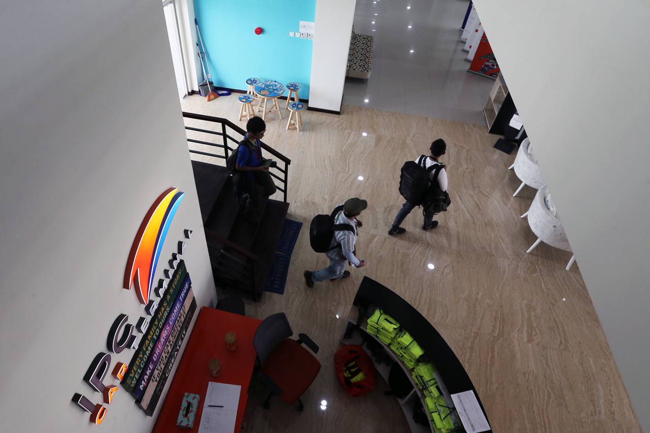 Melihat Kenyamanan Kantor...