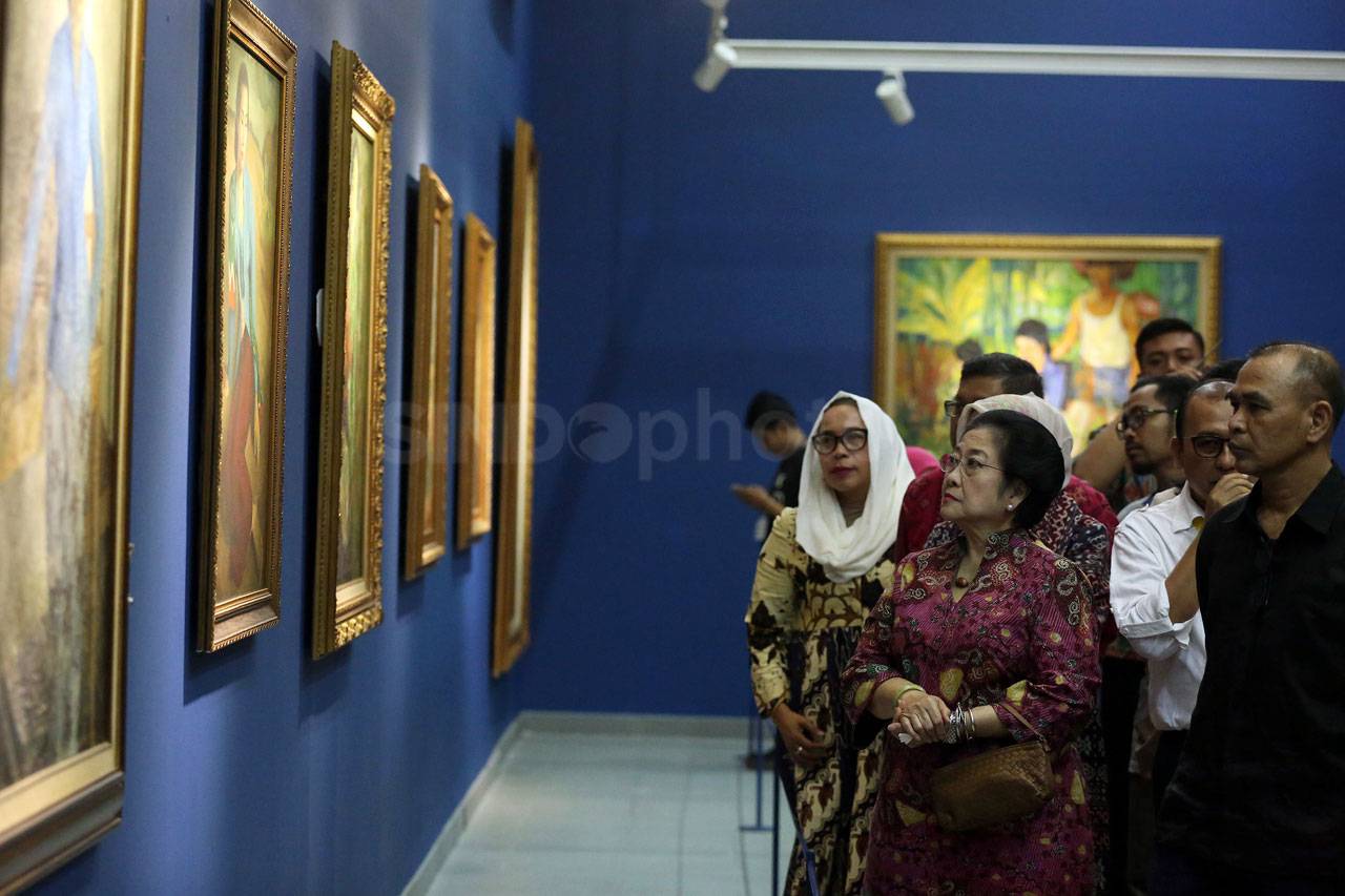 Megawati Kunjungi Pameran...