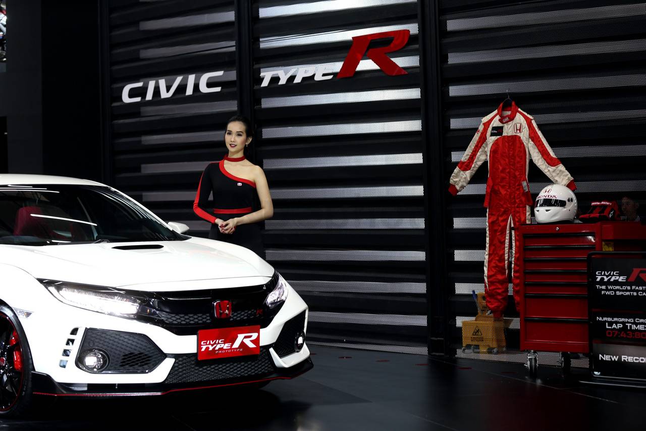 Civic Type R goda Pengunjung...