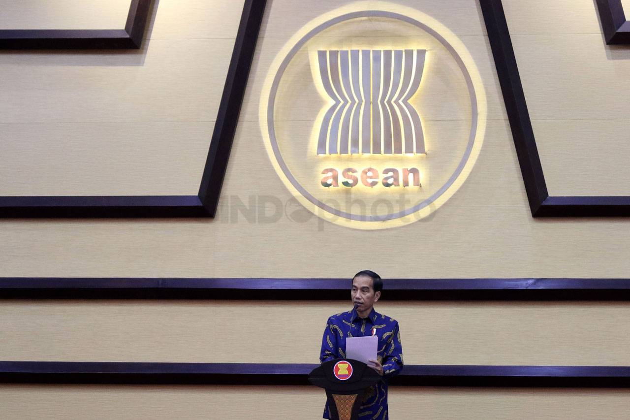 Presiden Jokowi Hadiri...