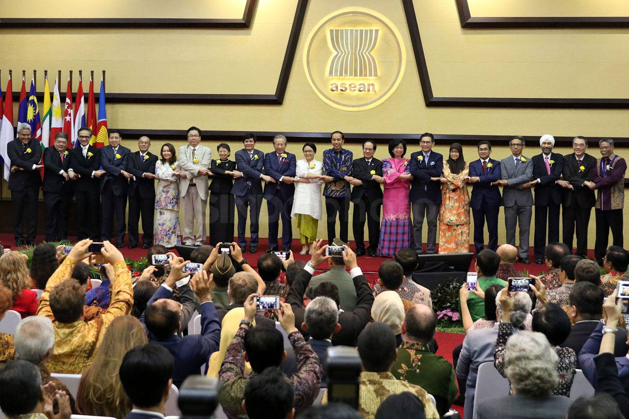 Presiden Jokowi Hadiri...