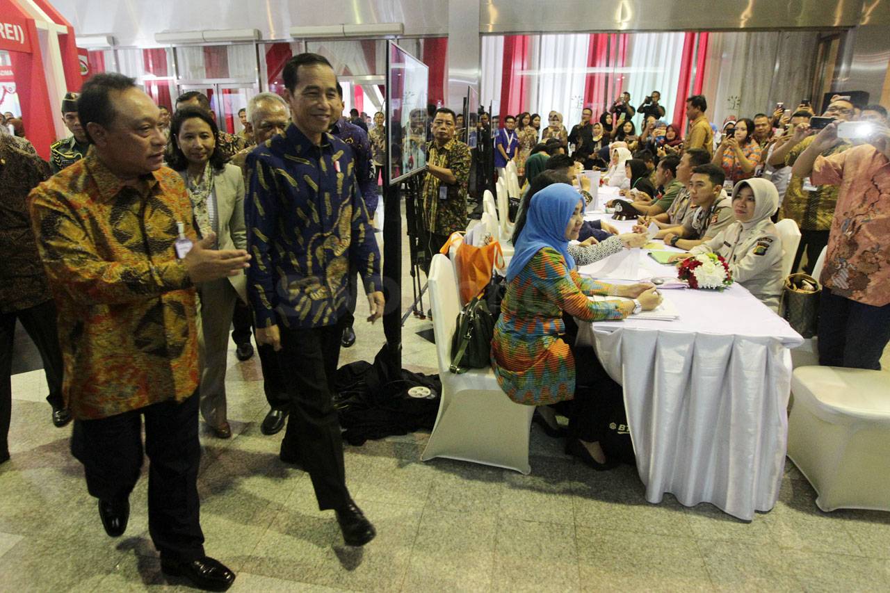 Presiden Jokowi Buka...