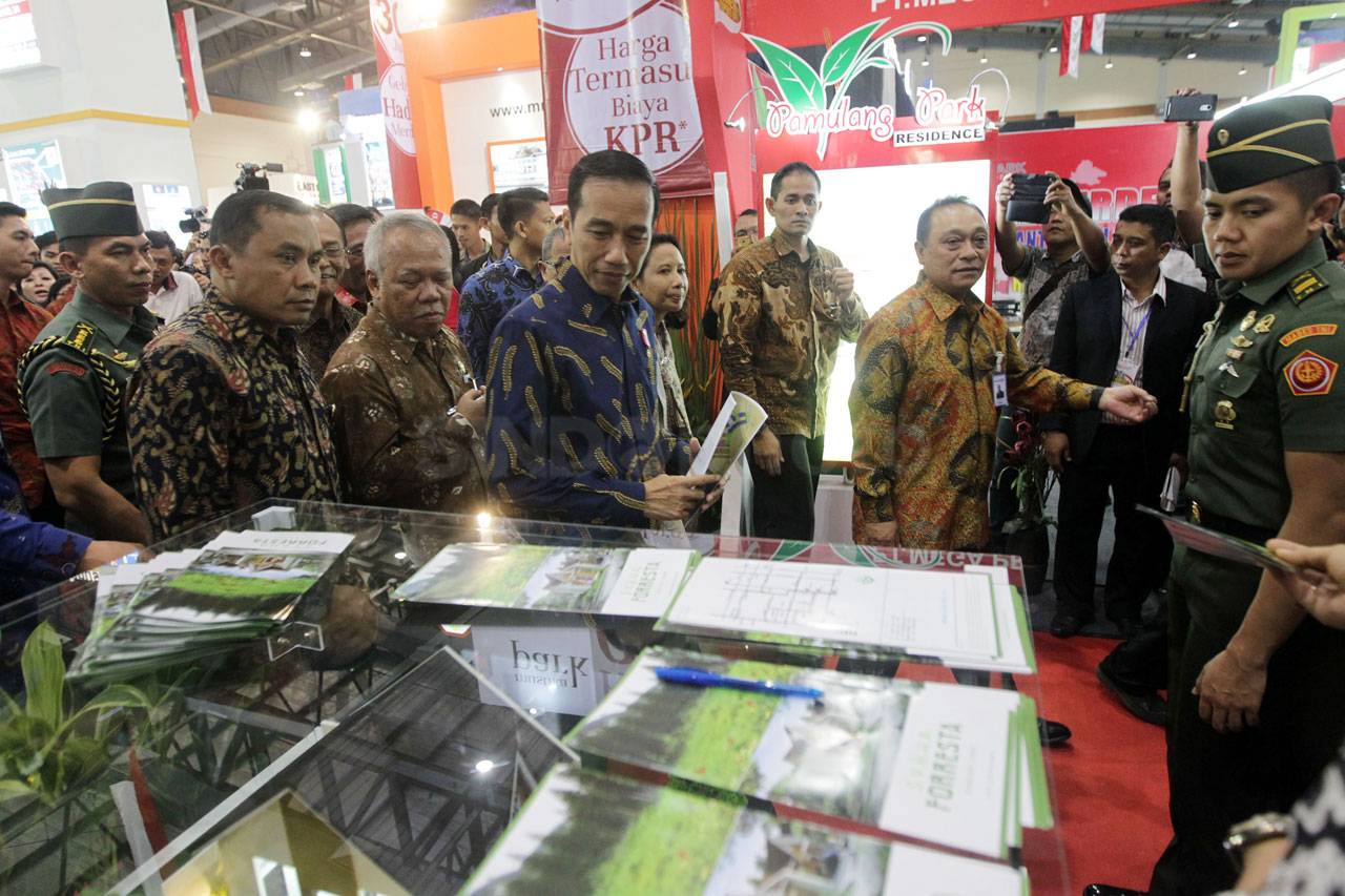 Presiden Jokowi Buka...