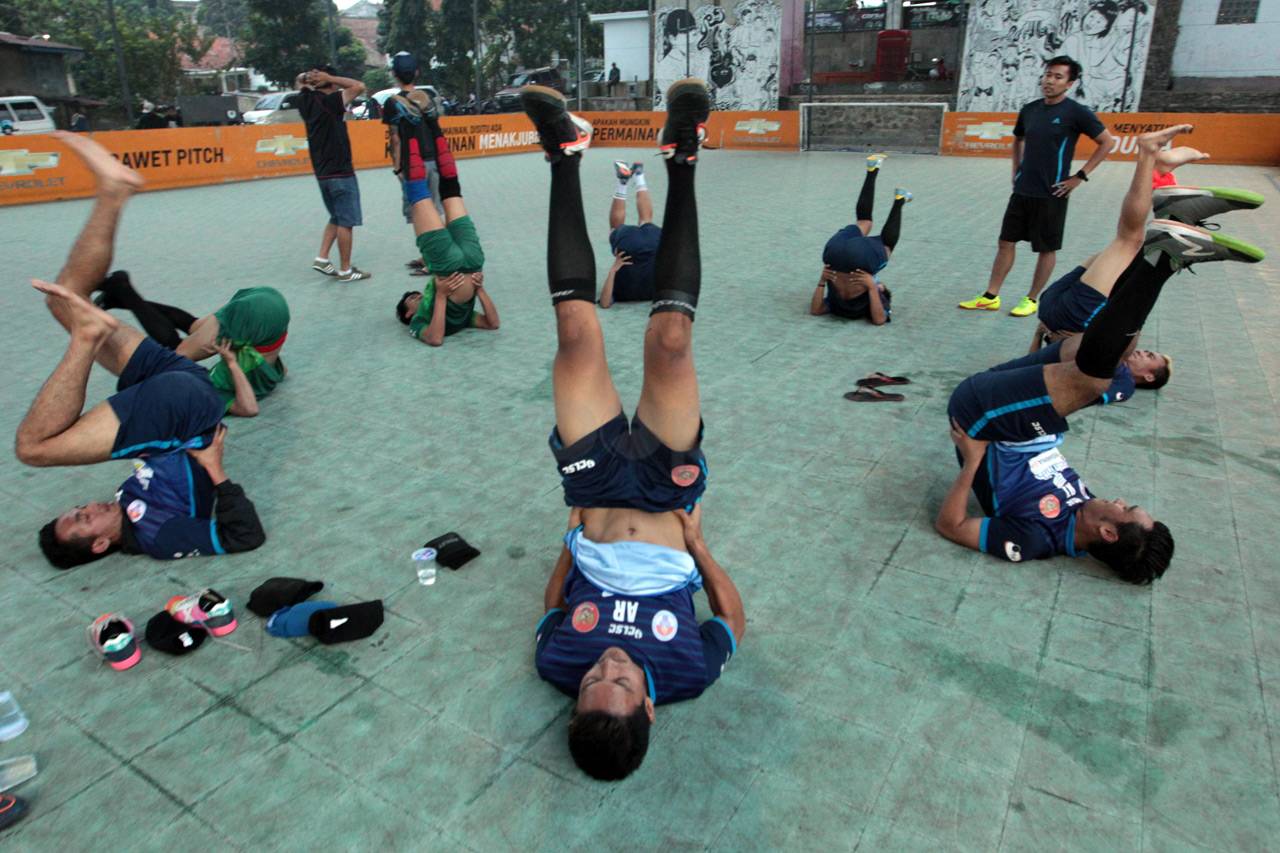 Persiapan Tim Indonesia...