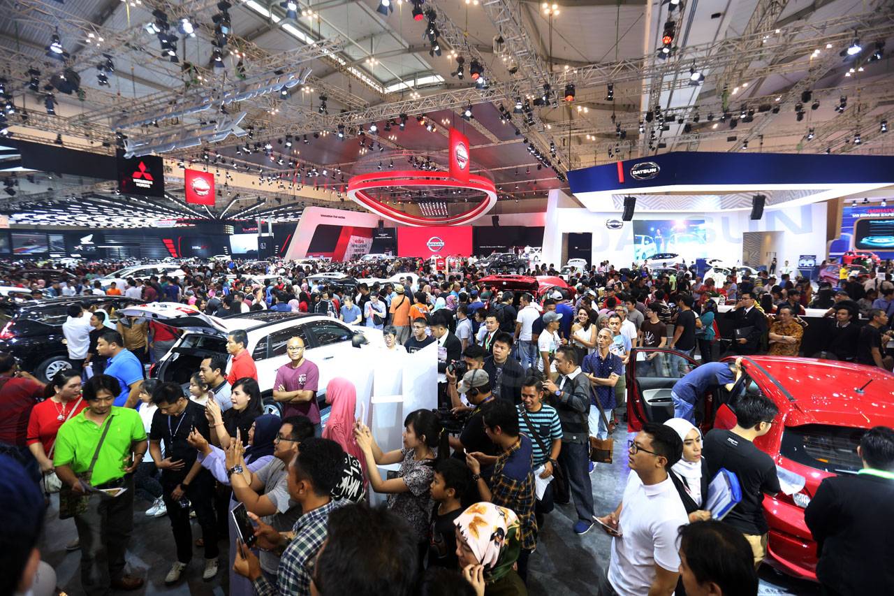 Ribuan Pengunjung Padati...