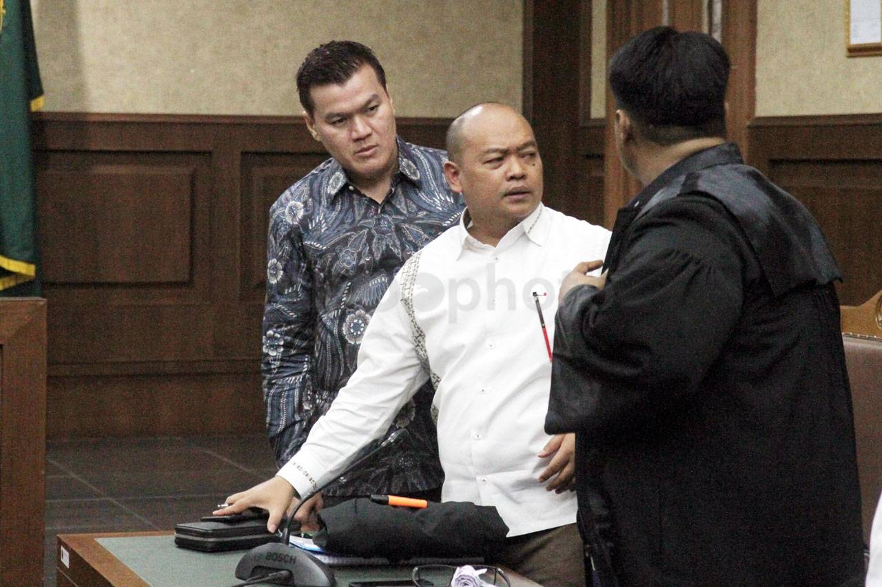 Andi Narogong Jalani...