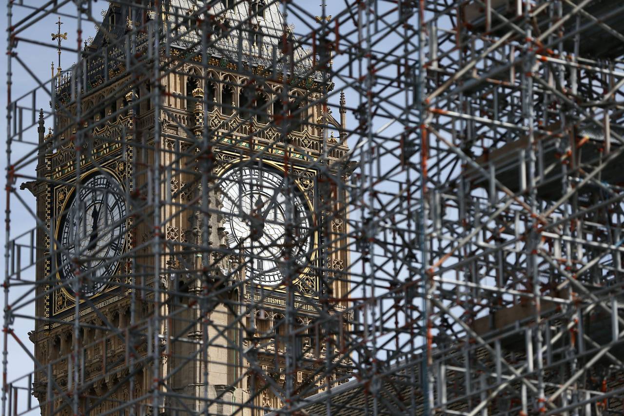 Big Ben Berhenti Berdentang...