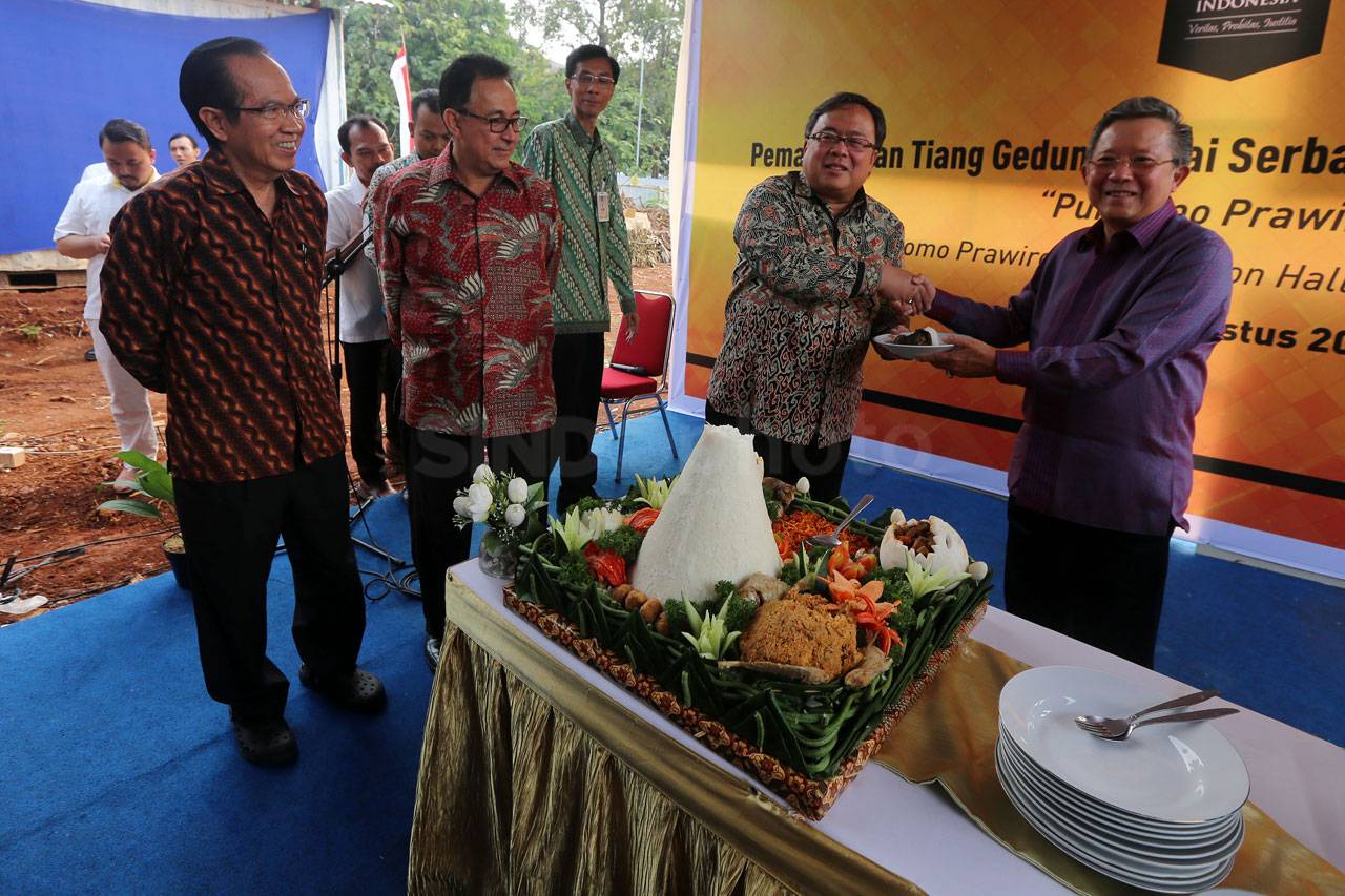 Kepala Bappenas Meletakkan...