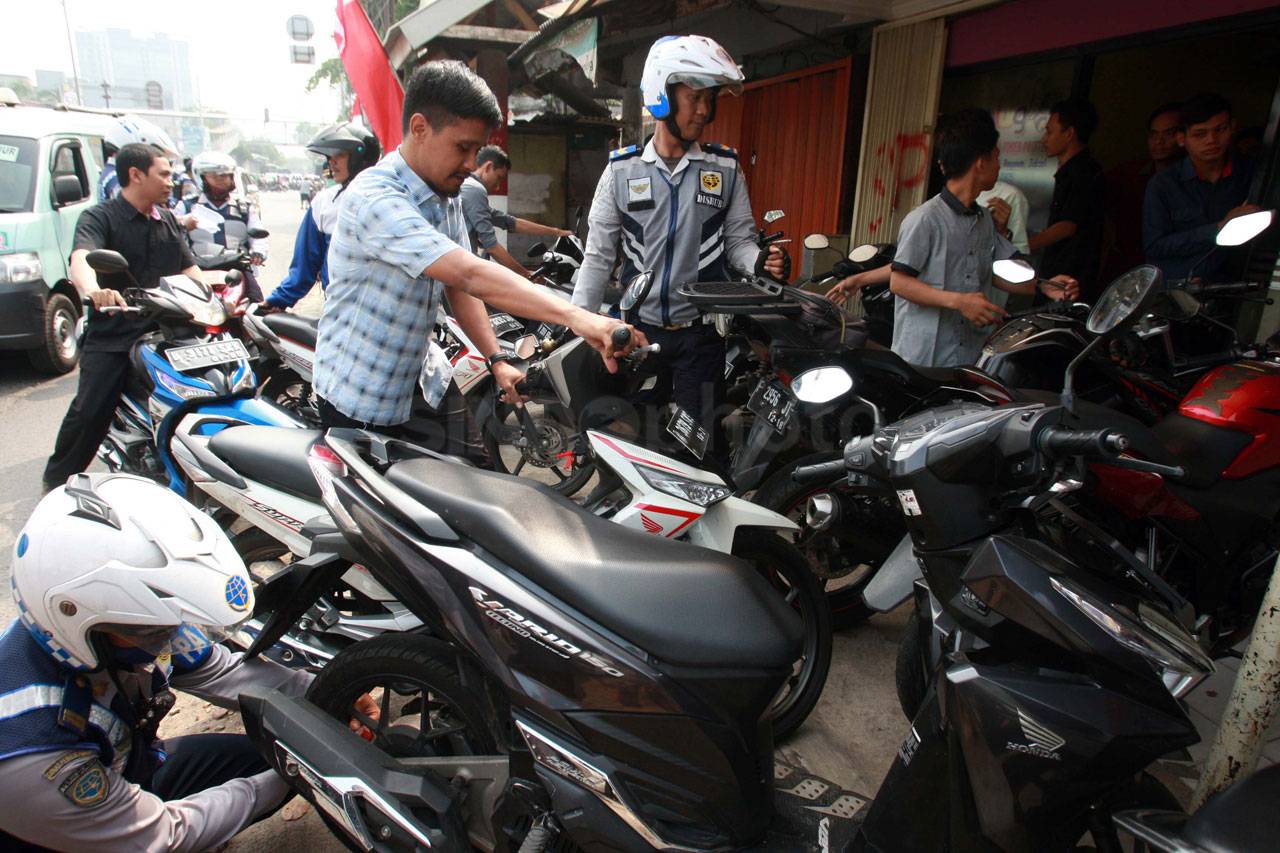 Satpol PP Jakarta Selatan...