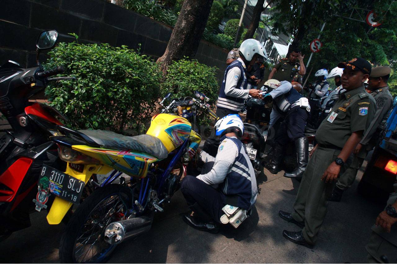 Satpol PP Jakarta Selatan...