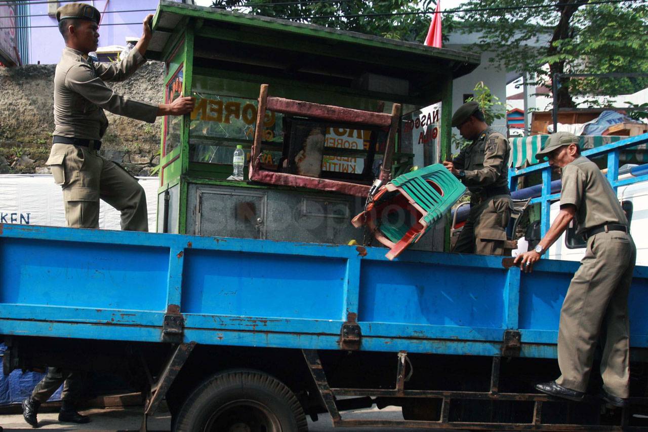 Satpol PP Jakarta Selatan...