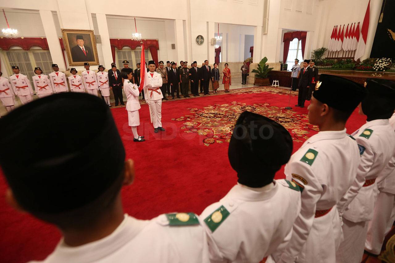 Presiden Jokowi Kukuhkan...