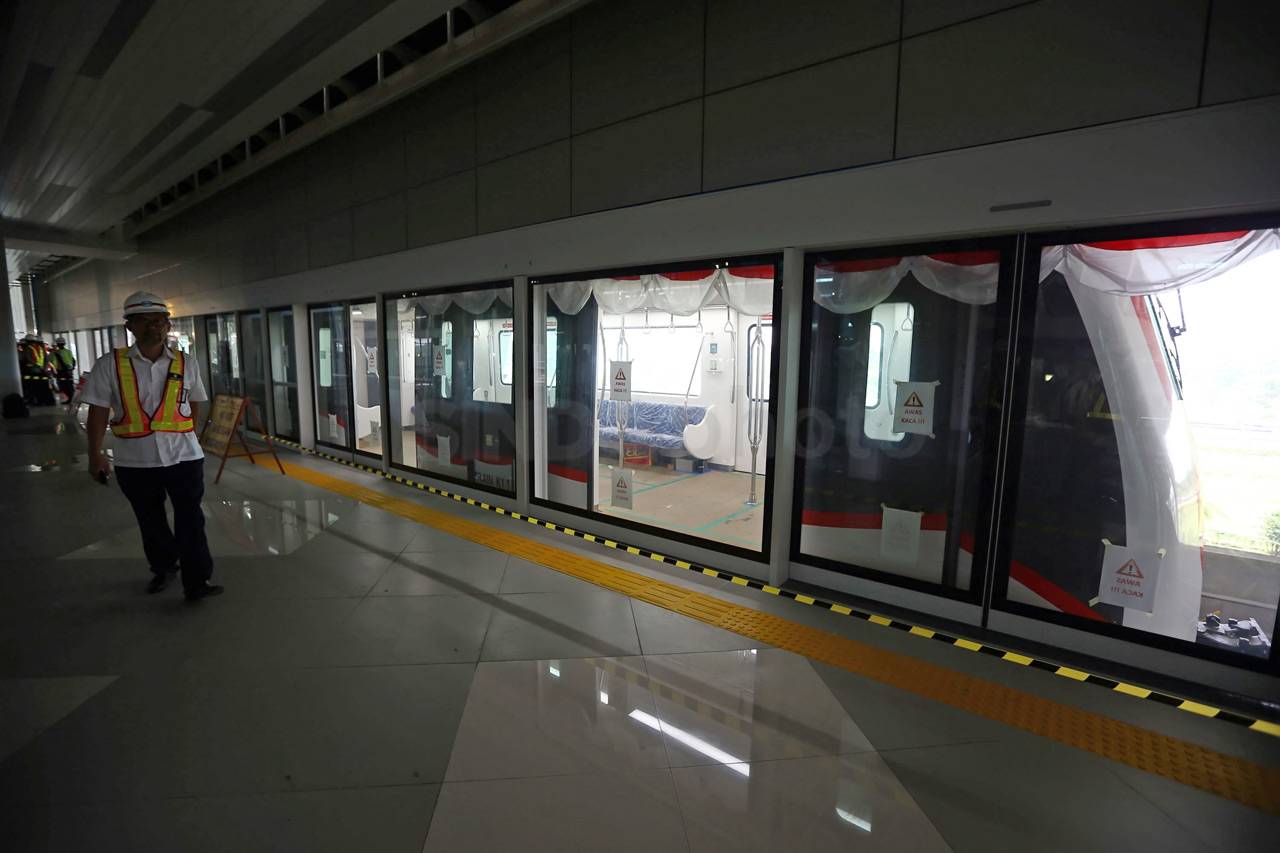 Ujicoba Skytrain di...