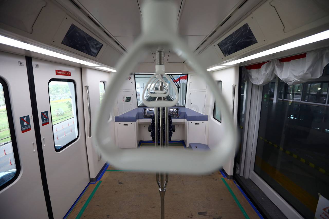 Ujicoba Skytrain di...